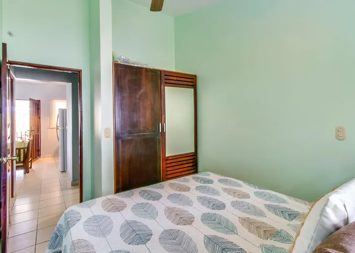 Apartment Playas Del Condo: Walk To & Restaurants *