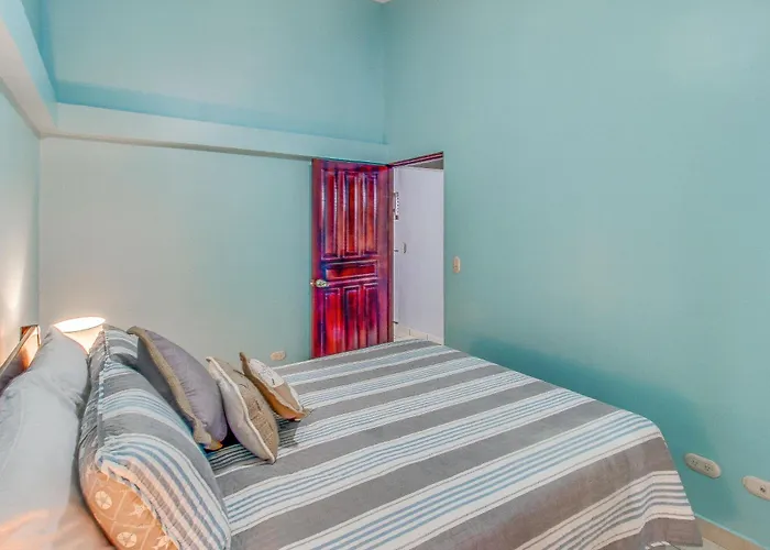 Playas Del Condo: Walk To & Restaurants Apartment *