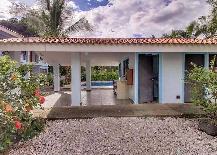 Playas Del Condo: Walk To & Restaurants Coco